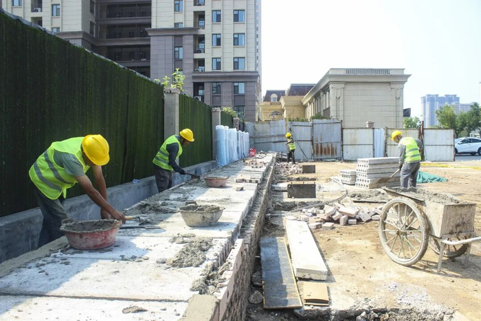 北石店镇新建3处新能源充电站！满足群众便捷充电和停车需求