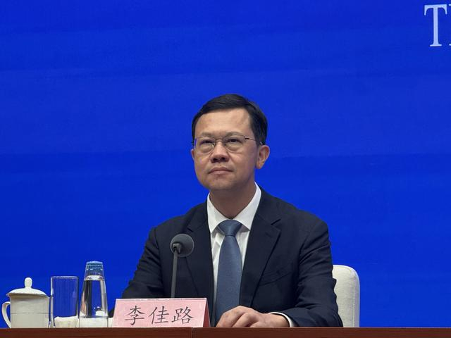 商务部：将大力推动新能源汽车下乡，扩大农村充电设施覆盖范围