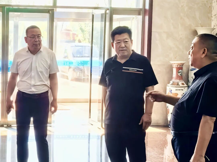 杨春柏赴天津考察对接全域新能源充电桩项目